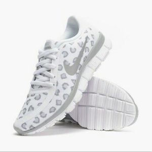 Rare grey and white leopard NIKE Free 5.0